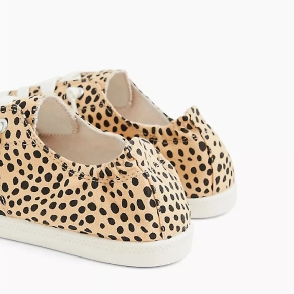 Torrid sz 7 wide sneaker NWT - Picture 3 of 10